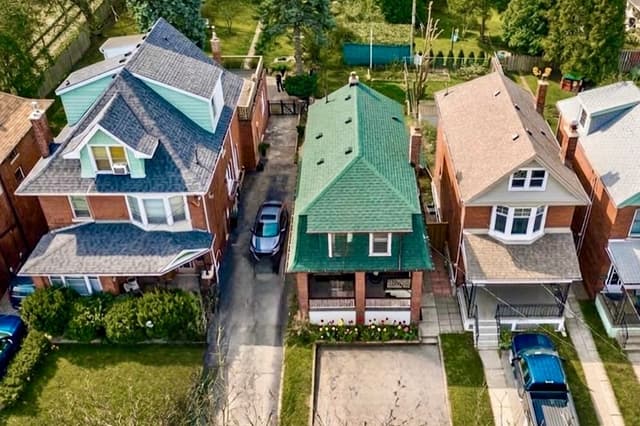 216 Maplewood Ave. Hamilton On L8m 1x8