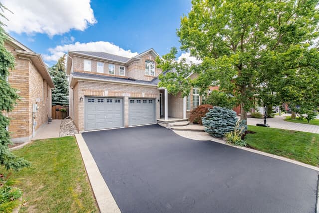 2215 Lapsley Cres. Oakville On L6m 4v2