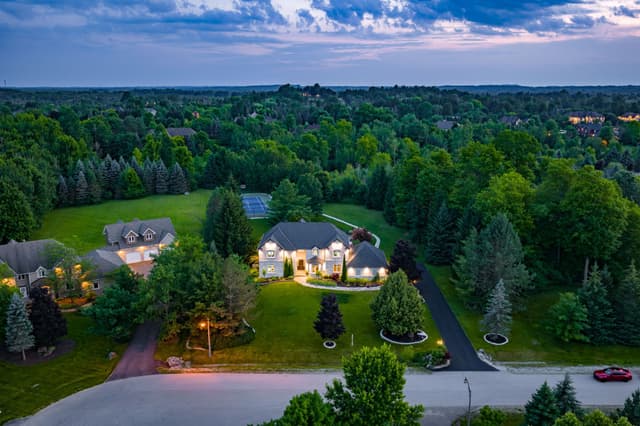 11135 Menzies Ct. Milton On L0p 1b0