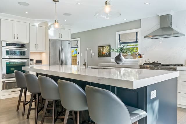 278 Carolyn Dr. Oakville On L6k 3m6