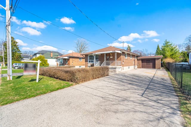 126 Angelene St. Mississauga On L5g 1x2