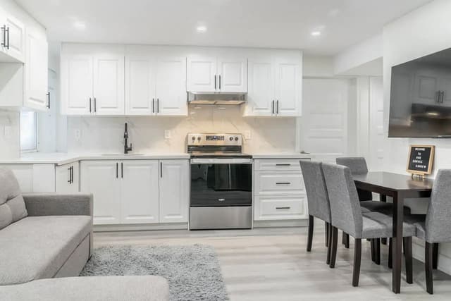 334 Thimbleweed Ct. Lower Milton On L9e 1t2