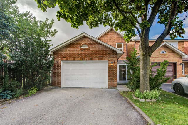 857 Messenger Meadow Dr. Mississauga On L5c 3t1