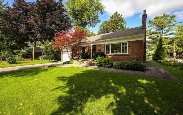 903 Johnathan Dr. Mississauga On L4y 1j7