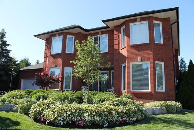 1487 The Links Dr. Oakville On L6m 2p2