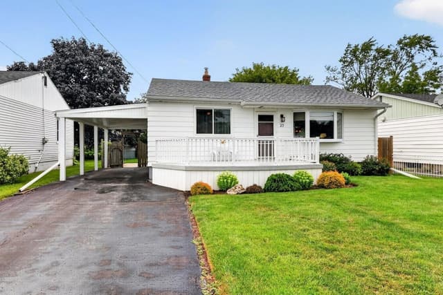23 Lakeview Ave. Grimsby On L3m 3l9