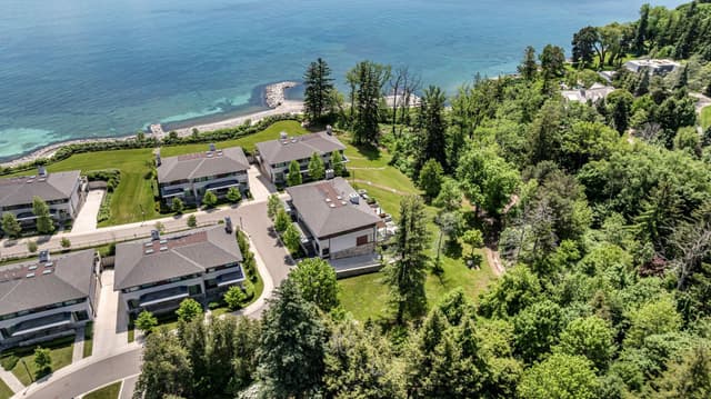 10 Maple Grove Dr. 14 Oakville On L6j 0e1