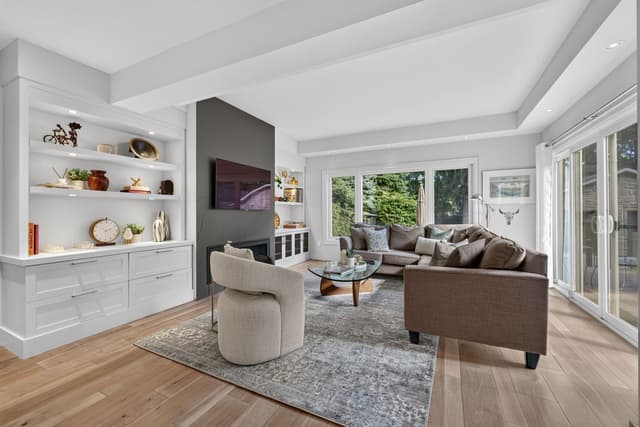 33 Ben Machree Dr. Mississauga On L5h 2s2