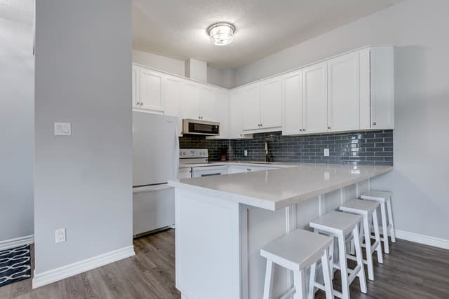 1701 Lampman Ave. 707 Burlington On L7l 6r7