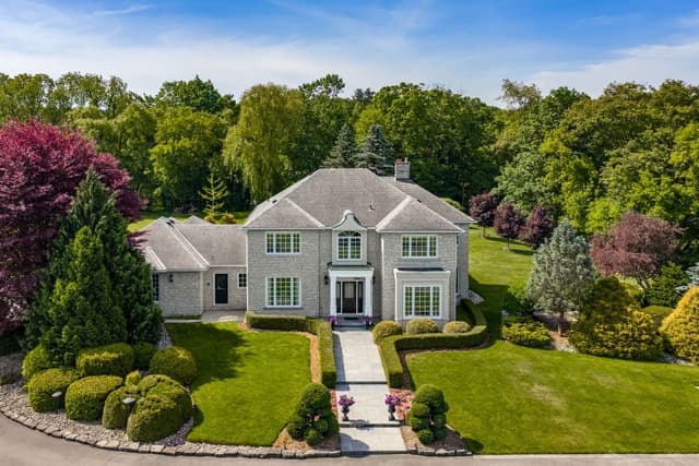 938 Governor's Rd. Hamilton On L9h 5e3