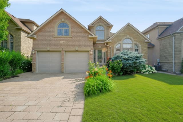 1536 Pinery Cres. Oakville On L6h 7j9