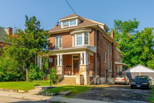 124 Gladstone Ave. Hamilton On L8m 2h9