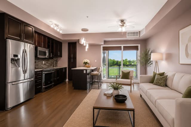128 Garden Dr. 413 Oakville On L6k 0h7