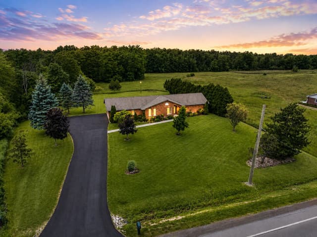398 Mountain Rd. Grimsby On L3m 4e7