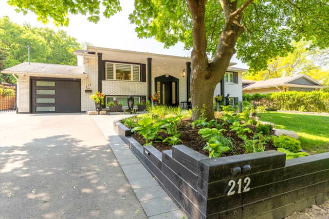 212 Lockhart Dr. St Catharines On L2t 1x1