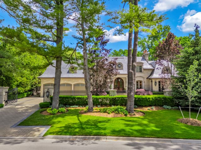 113 Maple Grove Dr. Oakville On L6j 4t9