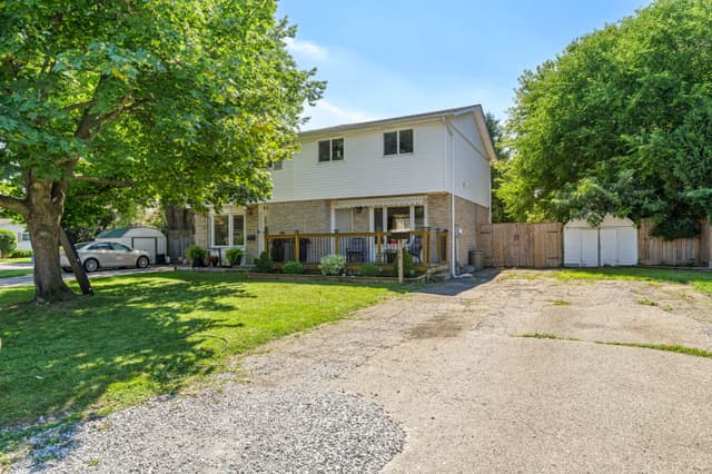 38 Mccordick Dr. St Catharines On L2n 6s3