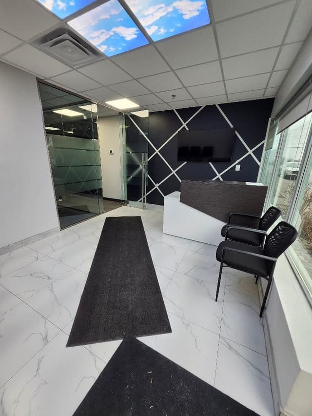 7895 Tranmere Dr. 15 Mississauga On L5s 1v9