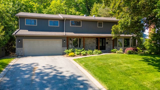 94 Dorchester Dr. Grimsby On L3m 1a8