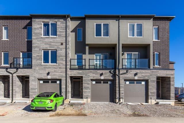 21 Bayberry Ln. Hamilton On L0r 1w0