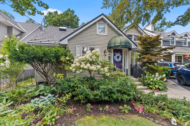 380 Watson Ave. Oakville On L6j 3v8