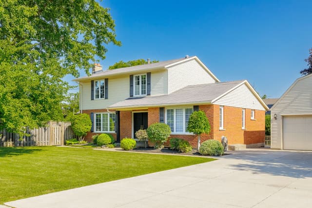 212 Livingston Ave. Grimsby On L3m 4v8