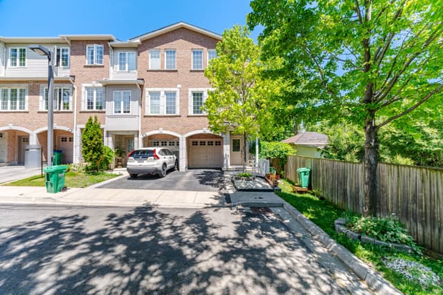 3071 Treadwells Dr. 1 Mississauga On L4x 1l5