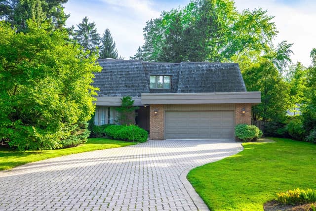 16 Colonial Cres. Oakville On L6j 4k9
