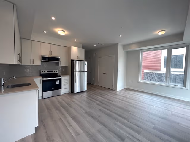 3405 Ridgeway Dr. E 18 Mississauga On L5l 0b9