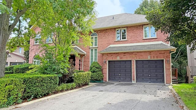 2068 Nipigon Dr. Oakville On L6h 4g2