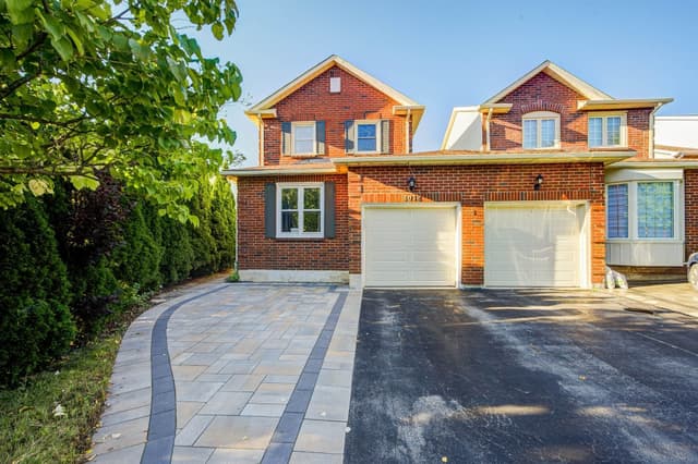 2032 Glenada Cres. Oakville On L6h 4m5