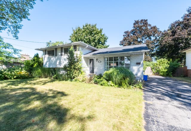 15 Old Oxford Rd. St Catharines On L2m 2j7
