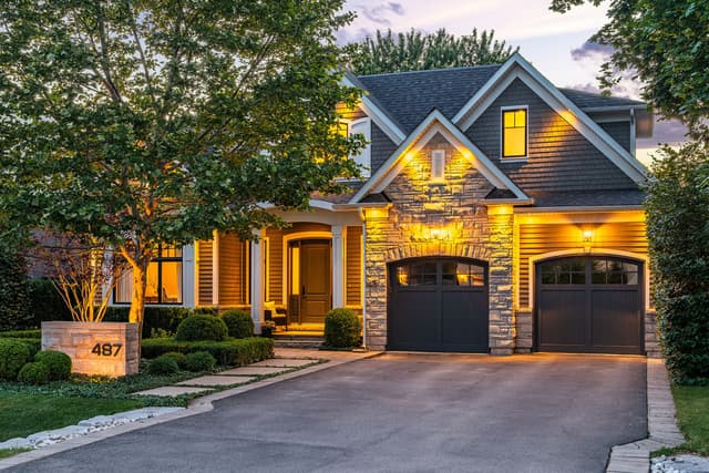 487 Orchard Dr. Oakville On L6k 1n9