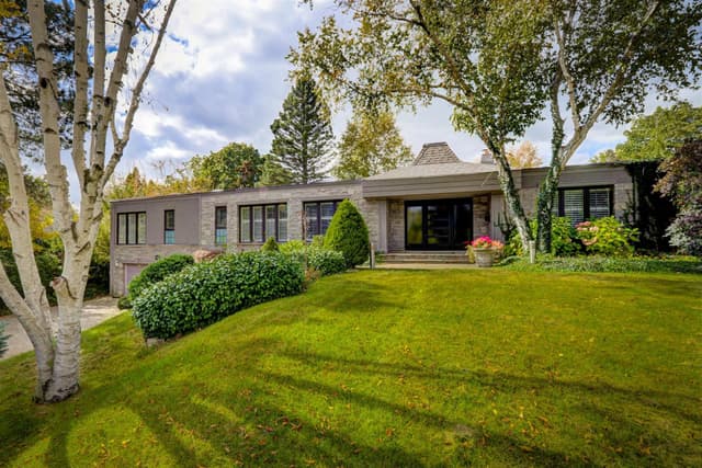 722 Nautalex Ct. Mississauga On L5h 1a7