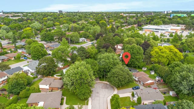 108 Fassett Ct. Hamilton On L9g 4e7