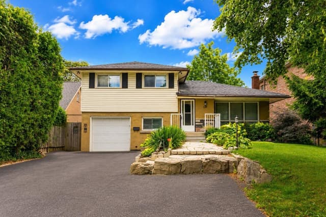 120 Stone Church Rd. W Hamilton On L9b 1a3