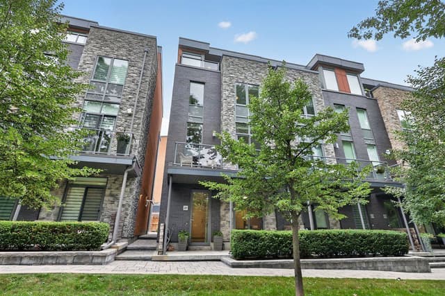 21 Godfreys Ln. Mississauga On L5h 2t1