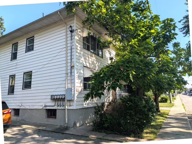 60 Richmond Ave. 2 St Catharines On L2r 3w7
