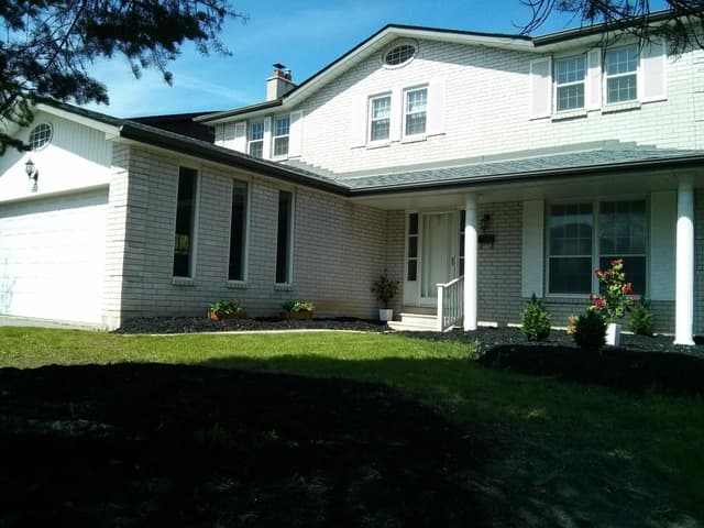 1953 Owlsnest Ln. Mississauga On L4w 2j1