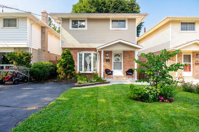 13 1/2 Northglen Ave. St Catharines On L2m 1b3