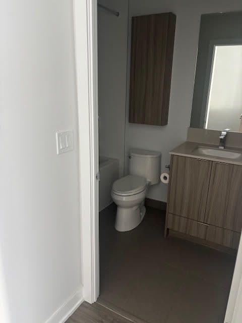 430 Square One Dr. 319 Mississauga On L5b 0r7