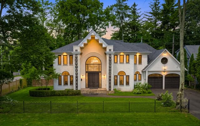 1755 Birchwood Dr. Mississauga On L5j 1t7