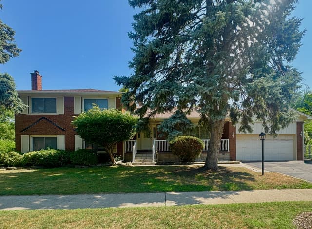 353 Chantenay Dr. Mississauga On L5a 1e9