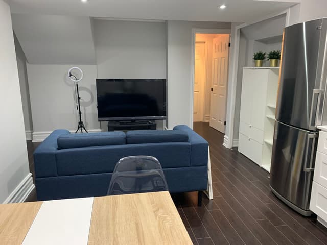 284 Hickory Circle Bsmt Oakville On L6h 4v1