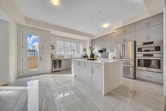 2411 Saw Whet Blvd. Oakville On L6m 5l5