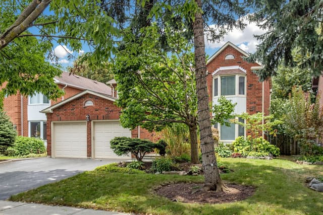 1579 Lovelady Cres. Mississauga On L4w 2y9