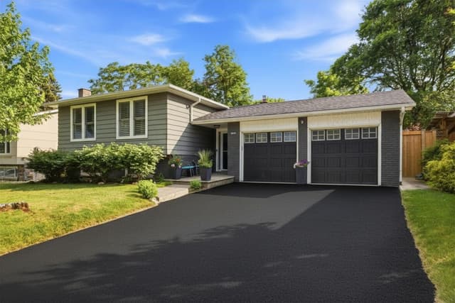 2501 Yarmouth Cres. Oakville On L6l 2m9