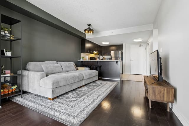 37 Goodwin Dr. 404 Guelph On N1l 0e6