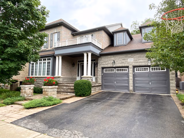 3385 Liptay Ave. Oakville On L6m 0m8