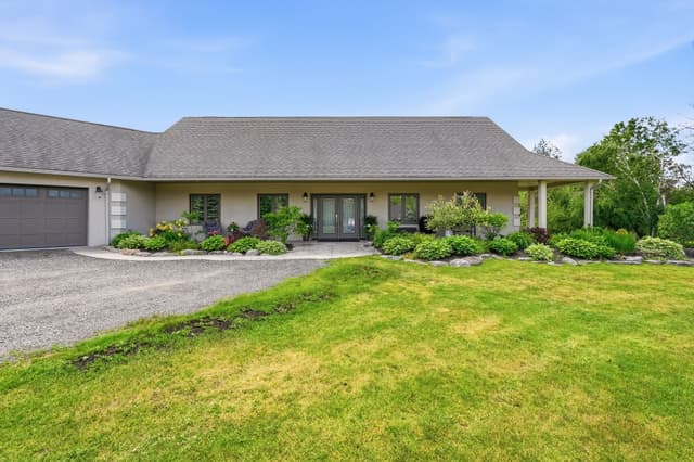 1646 Harriet Ln. Selwyn On K0l 1t0
